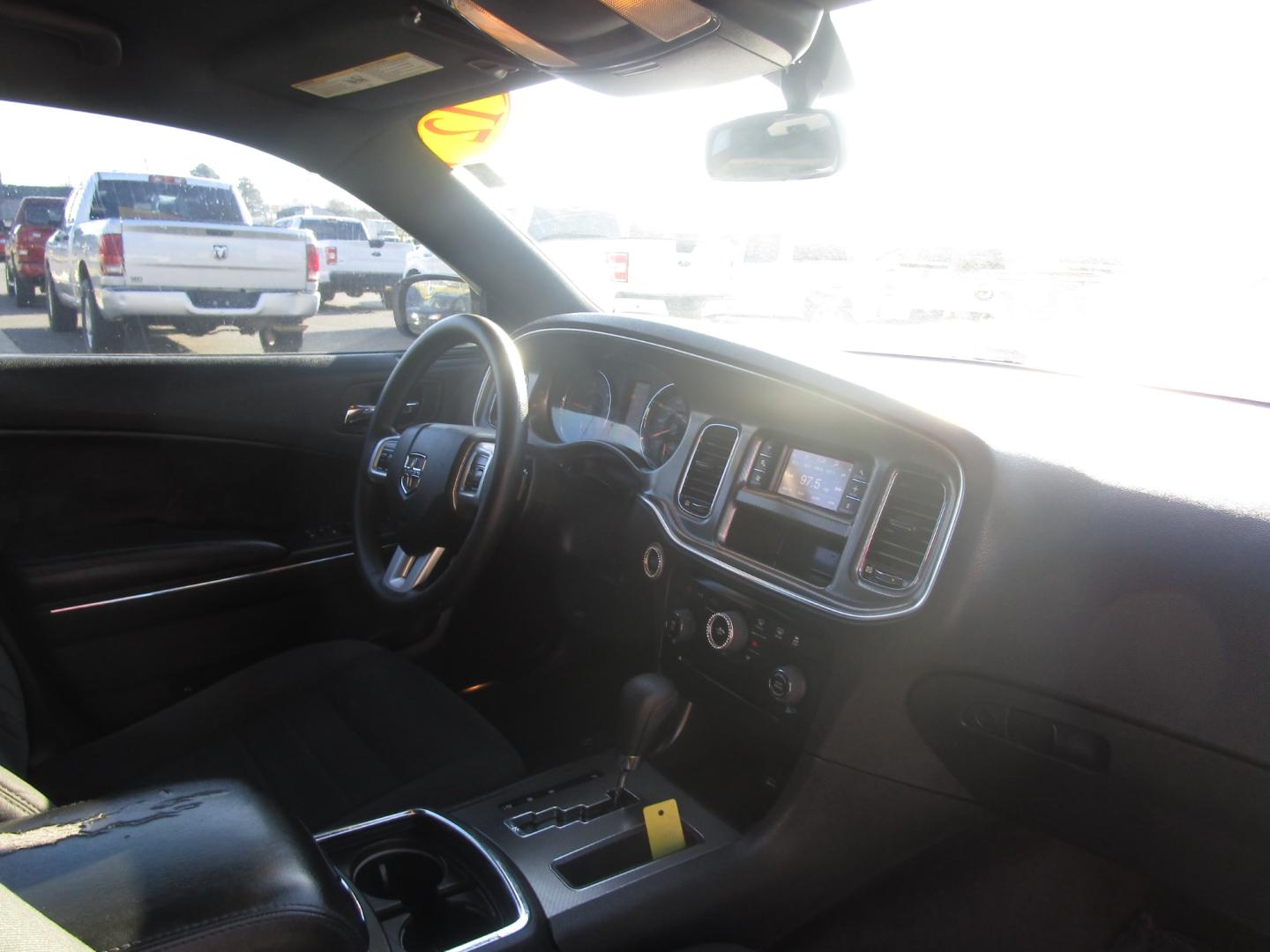 2012 WHITE /Black / Cloth Dodge Charger SE (2C3CDXBG6CH) with an 3.6L V6 DOHC 24V engine, 5-Speed Automatic transmission, located at 1814 Albert Pike Road, Hot Springs, AR, 71913, (501) 623-1717, 34.494228, -93.094070 - Photo#5